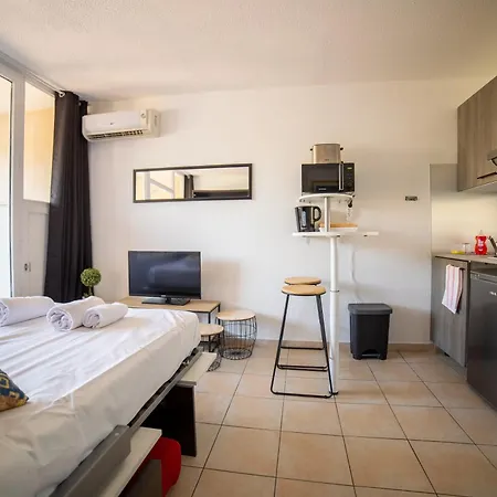 Lägenhet L'auriasquebalconparking Priveclimpiscine *